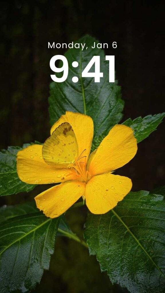 Golden Petals – Original Flower Wallpaper